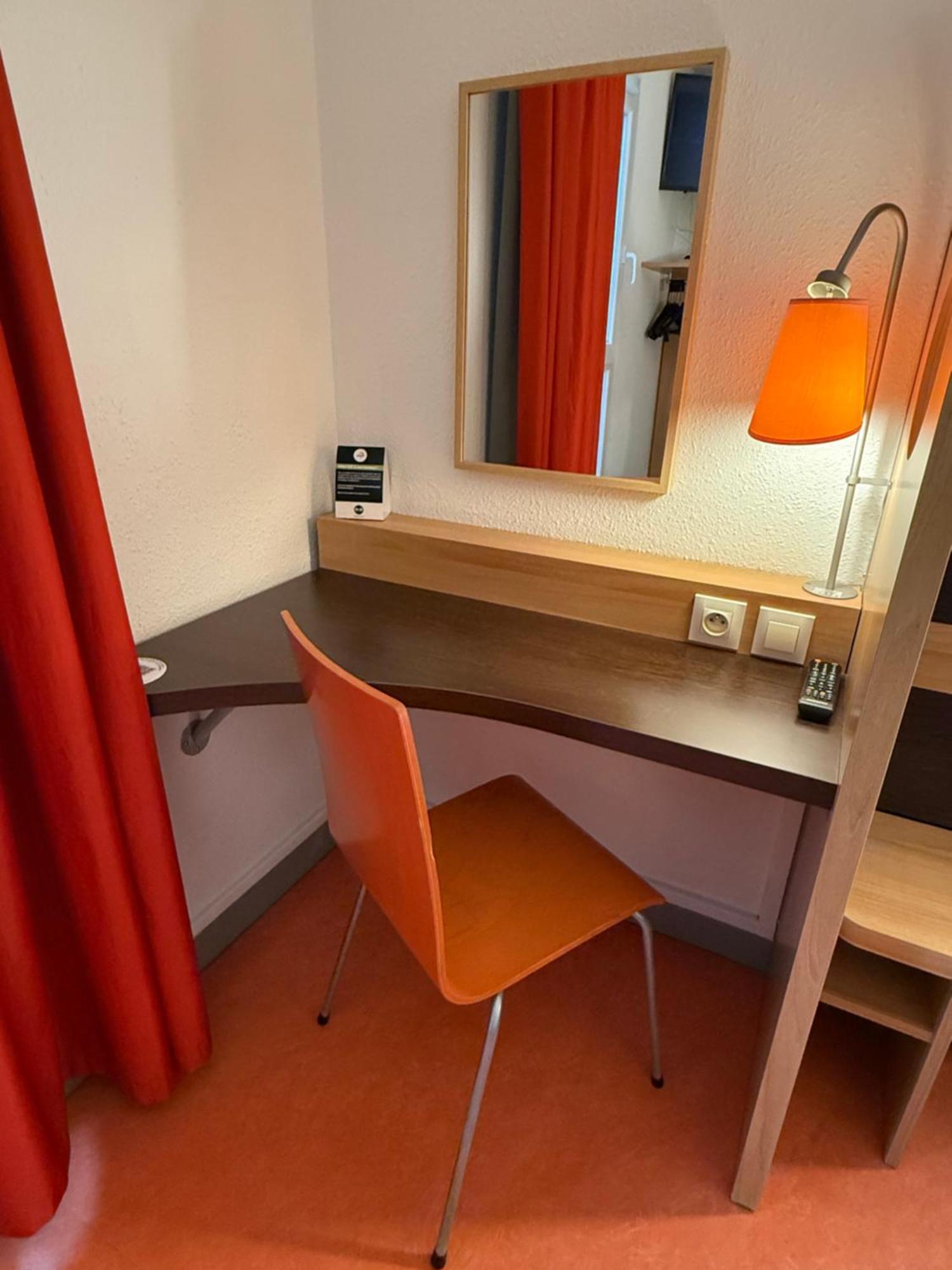 B&B Hotel Lisieux Parc Des Expositions Экстерьер фото